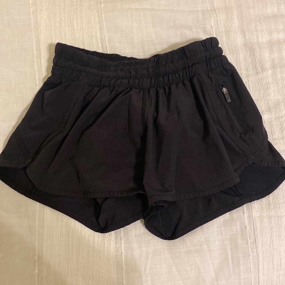 lululemon black tracker shorts